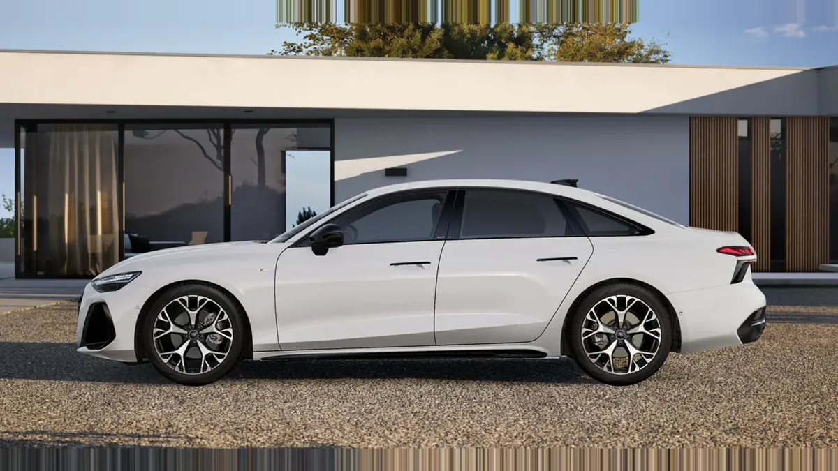 Audi A6 TDI 150kW (204CV) S Tronic Black Line en renting — Lateral