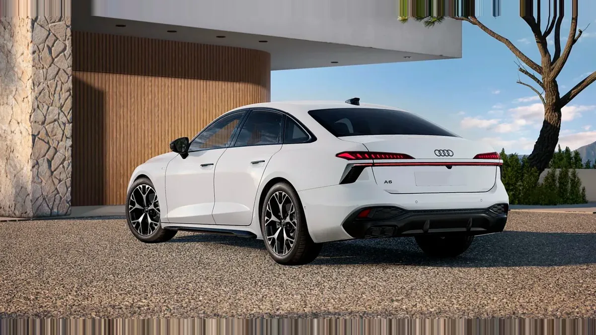 Audi A6 TDI 150kW (204CV) S Tronic Black Line en renting — Trasera