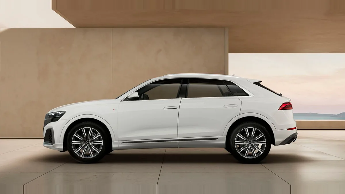 Audi Q8 SUV S line 45 TDI Quattro Tiptronic en renting — Lateral