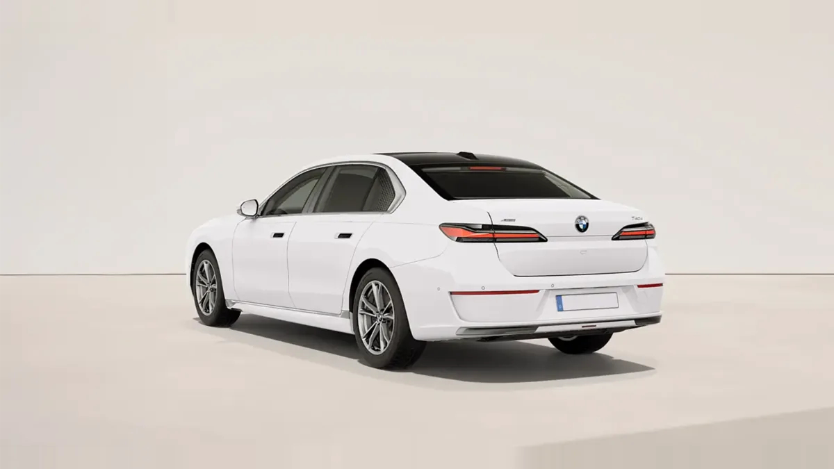 BMW Serie 7 740d xDrive en renting — Trasera