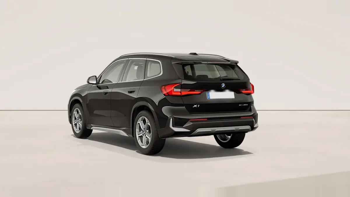 BMW X1 sDrive20d xLine 120kW en renting — Trasera