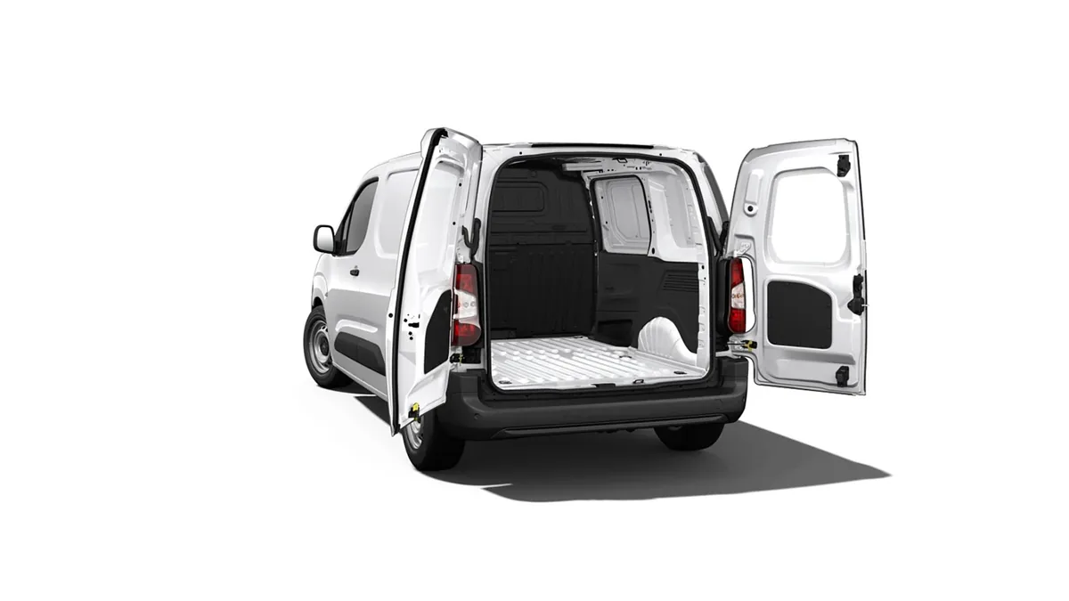 Citroën Berlingo Talla M BlueHDI 100cv van en renting — Trasera