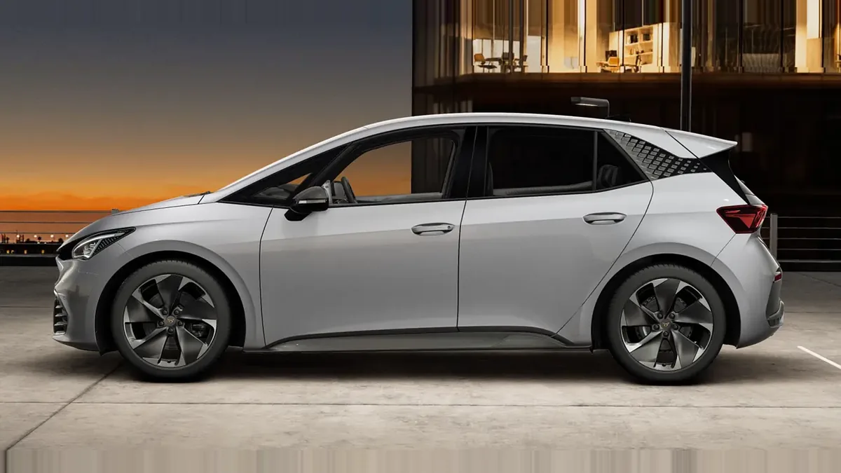 CUPRA Born e-Boost Pack Advanced Plus en renting — Lateral