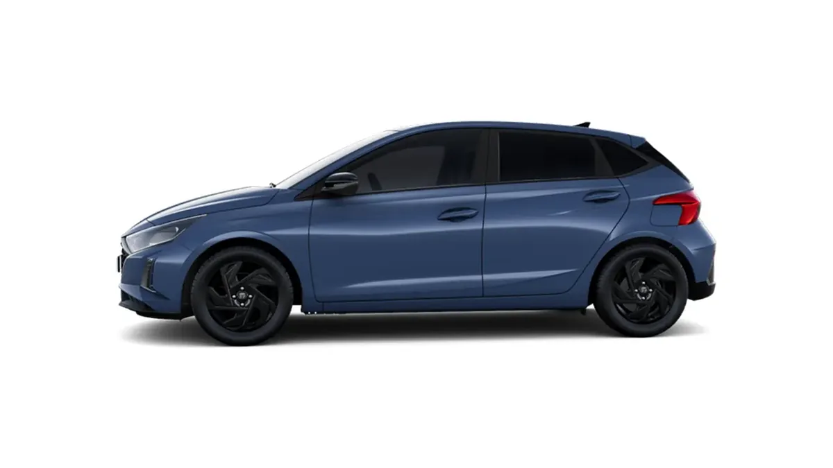 Hyundai i20 1.0T Black Line 90cv MY26 en renting — Trasera