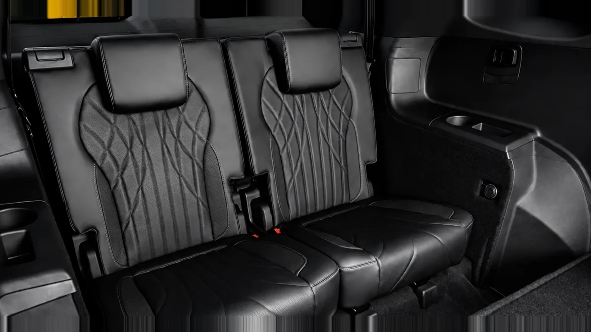 Jaecoo 8 PHEV Exclusive 1.5 TGDI 3DHT AWD 7p. en renting — Interior