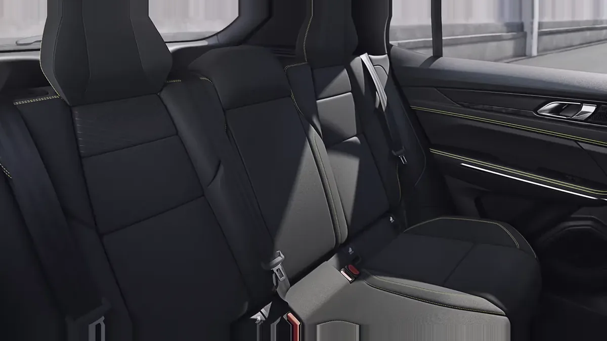 Lynk & Co 01 1.5 PHEV Core en renting — vista 6