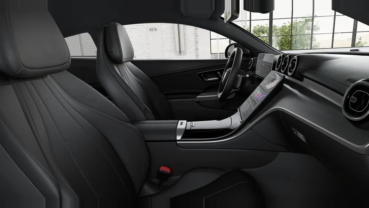 Mercedes-Benz CLE 220d Coupé en renting — Interior