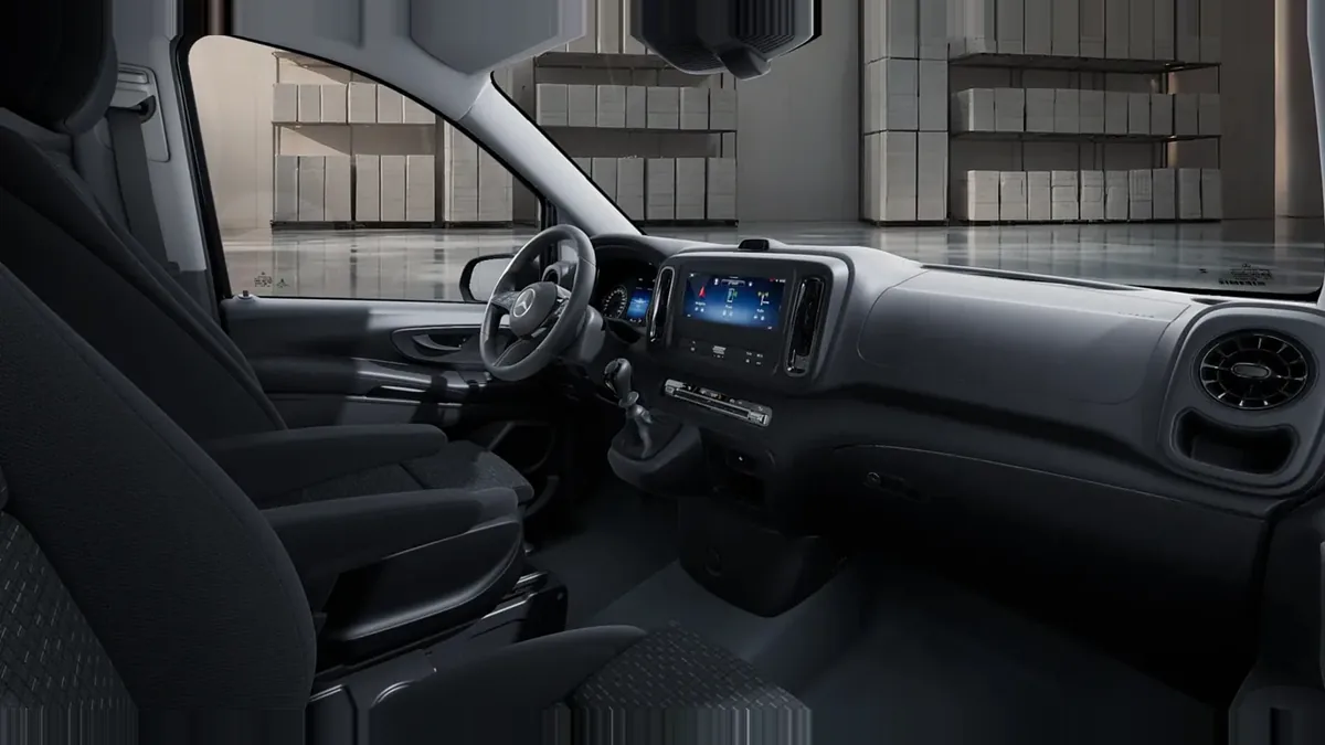 Mercedes-Benz Vito 110CDI 75kW Furgón Pro Larga en renting — Interior