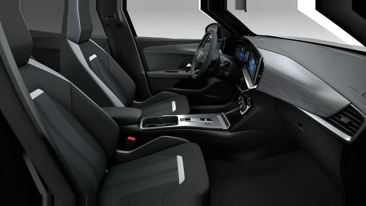 Opel Mokka 1.2 T XHT Hybrid eDCT6 GS en renting — Interior