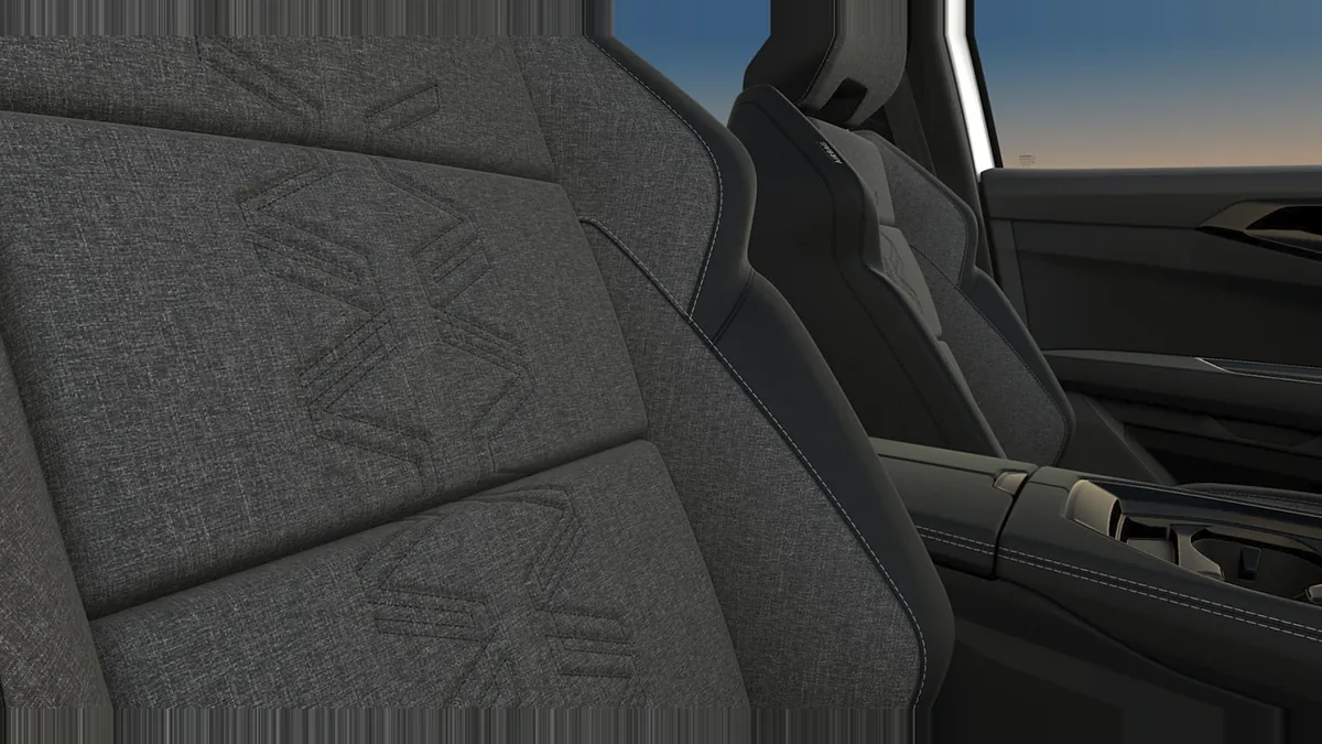 Renault Austral E-Tech Full Hybrid Evolution 147kW en renting — Interior