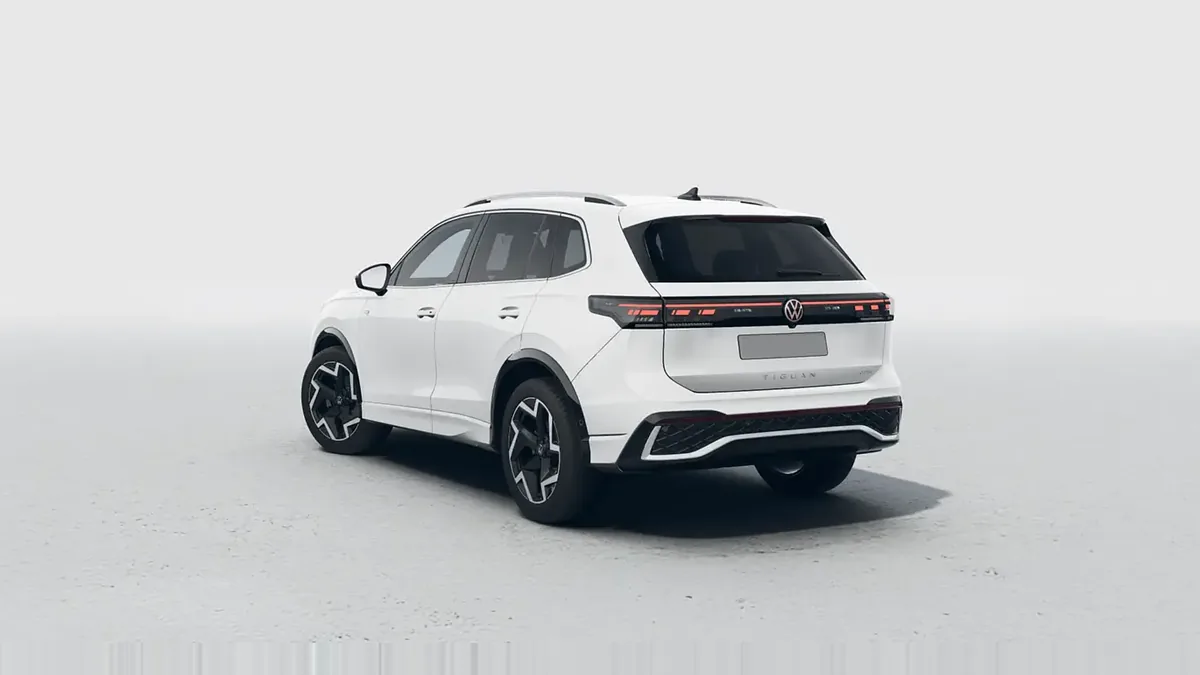 Volkswagen Tiguan R-Line 1.5 eTSI 110kW DSG en renting — Interior