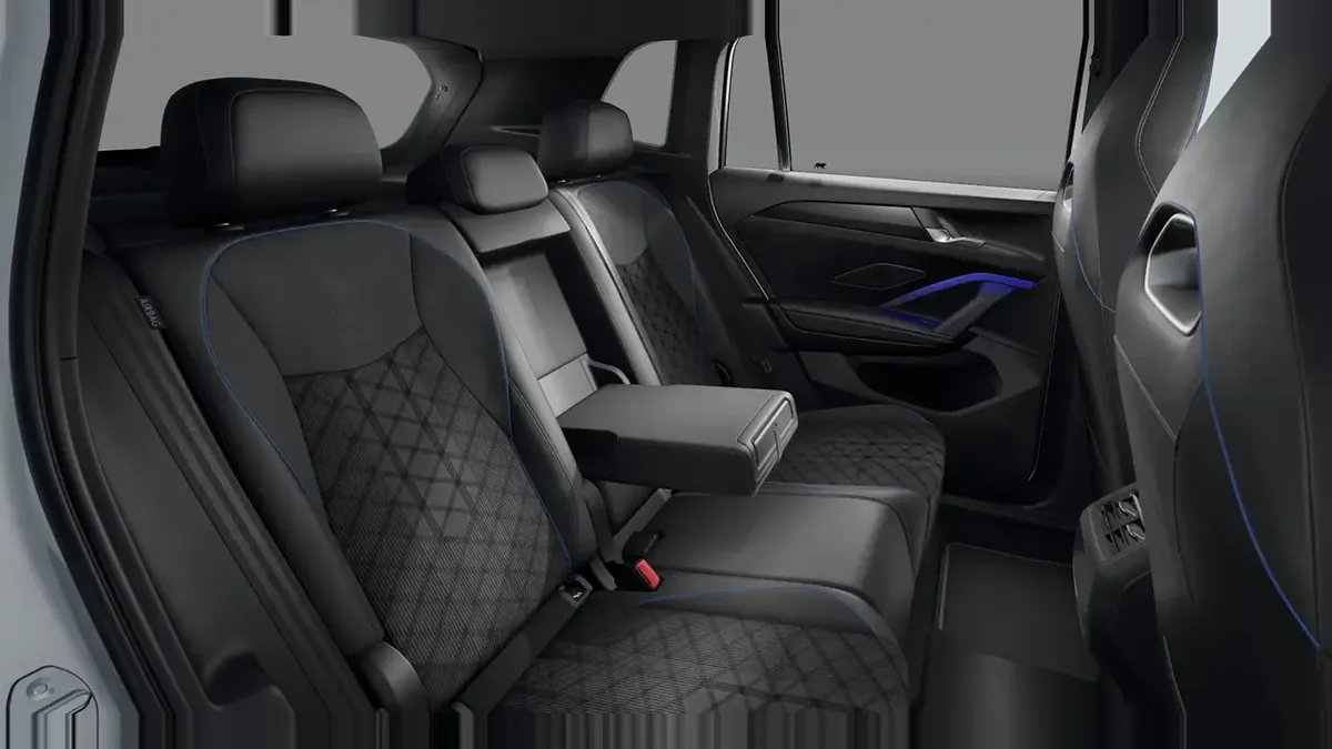 Volkswagen Tiguan R-Line 1.5 eTSI 110kW DSG en renting — vista 9