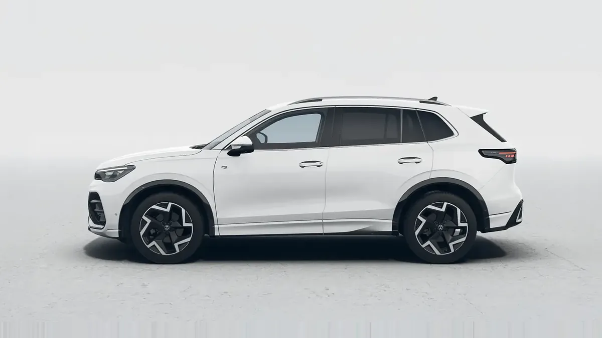 Volkswagen Tiguan R-Line 2.0 TDI 110kW DSG en renting — Trasera