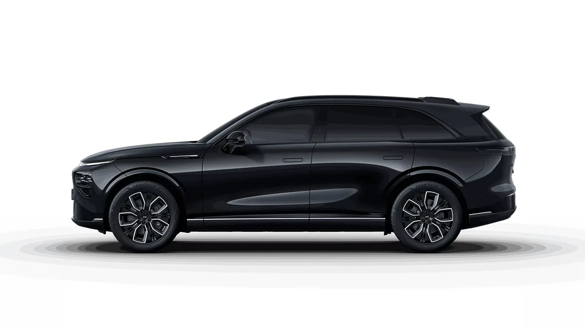 XPENG G9 RWD Long Range en renting — Lateral